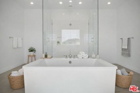 Tiny photo for 11865 Red Hawk Lane, Porter Ranch, CA 91326 (MLS # 26660617)