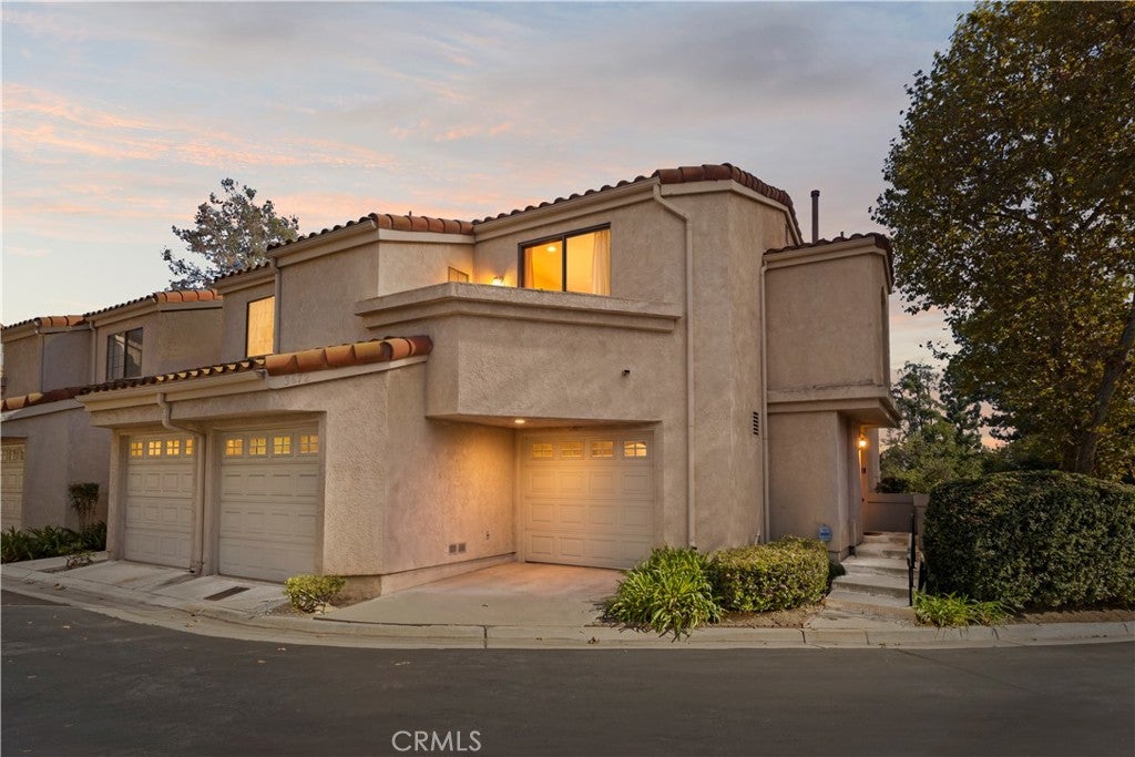 3672 Ivory LN