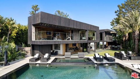 Photo of 1663 Summitridge Drive, Beverly Hills, CA 90210 (MLS # 26829375)