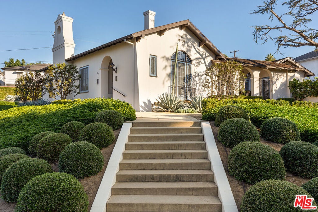800 S Plymouth Boulevard