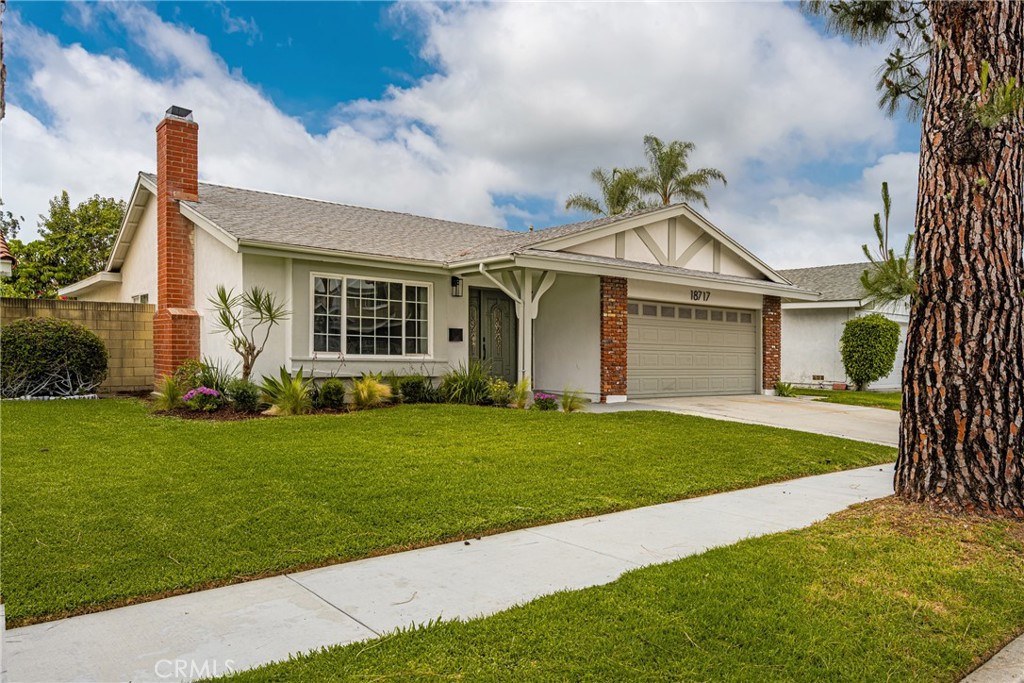 18717 De Voss Avenue