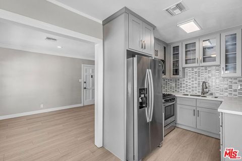 Photo of 8619 W Olympic Boulevard, Los Angeles, CA 90035 (MLS # 26674063)