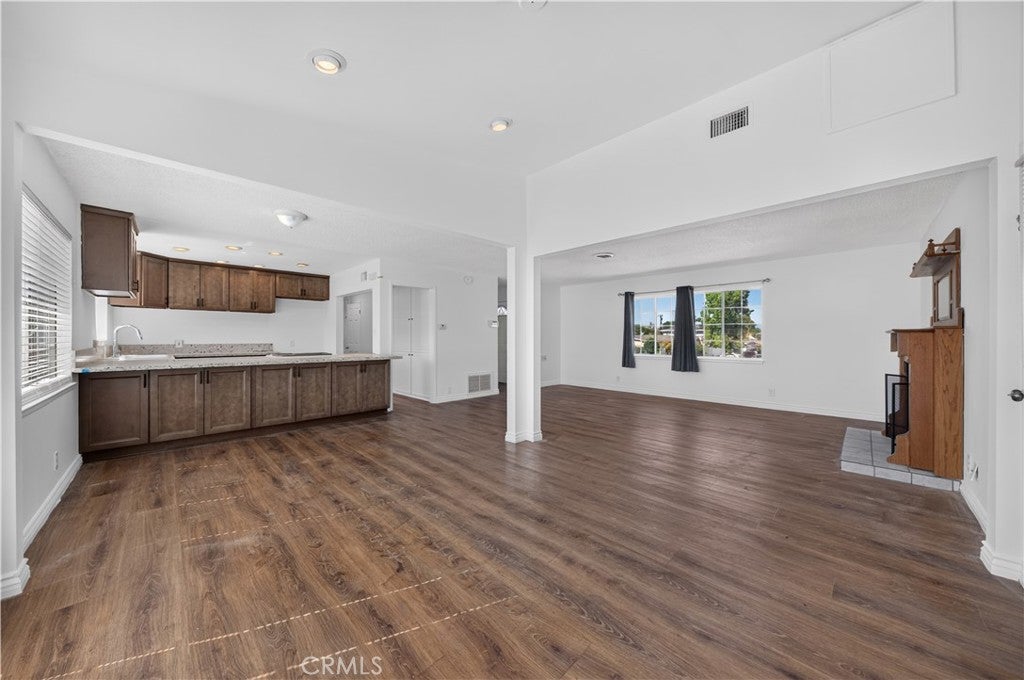 807 W Lemon Street