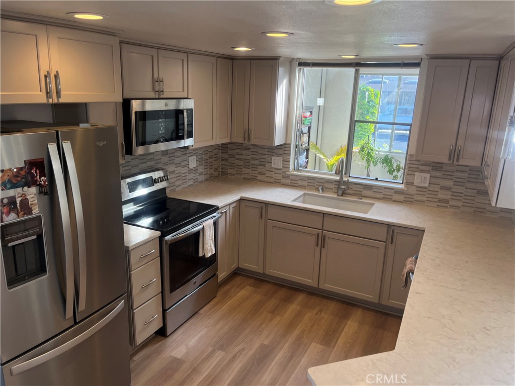 13120 Del Monte Drive 47G