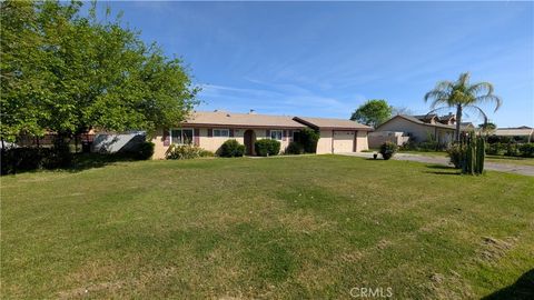 Photo of 16717 Hill Dr, Madera, CA 93638 (MLS # MD26061369)