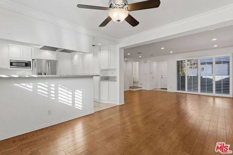 18550 Hatteras Street 45 Tarzana CA 91356