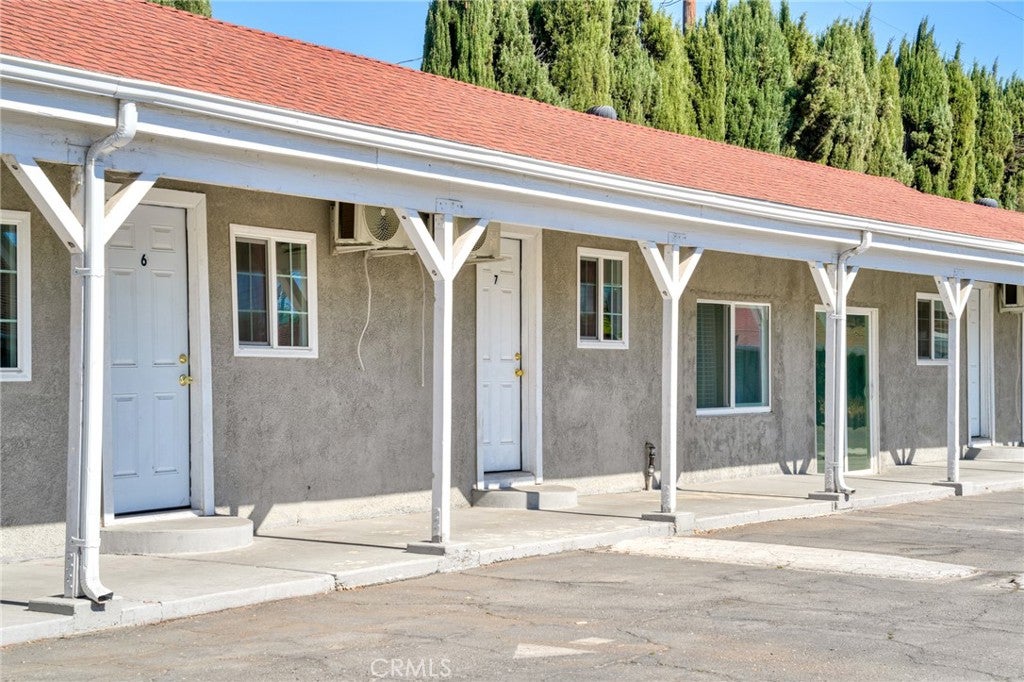 1506 S Mariposa Road