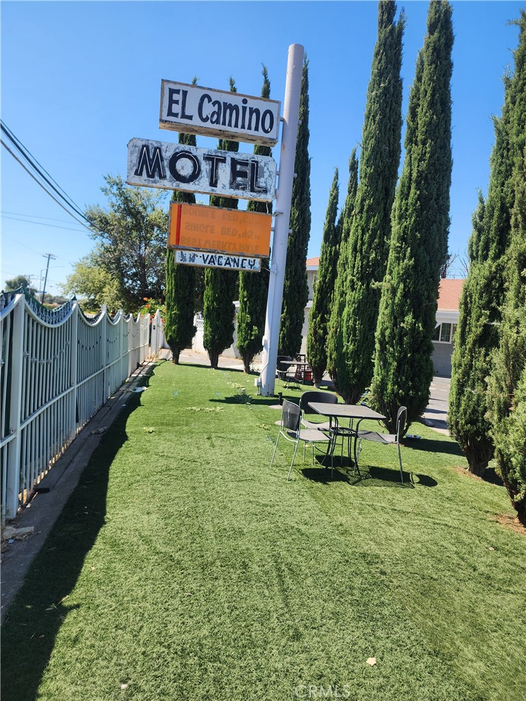 1506 S Mariposa Road