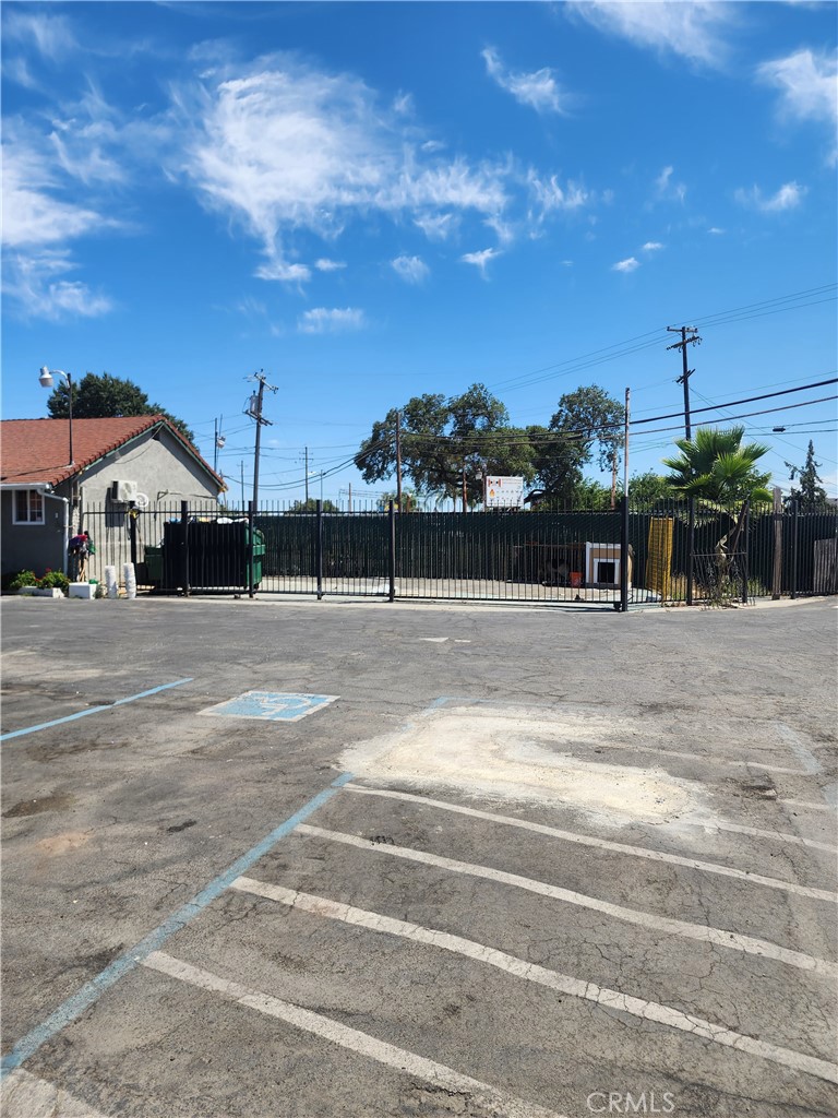 1506 S Mariposa Road