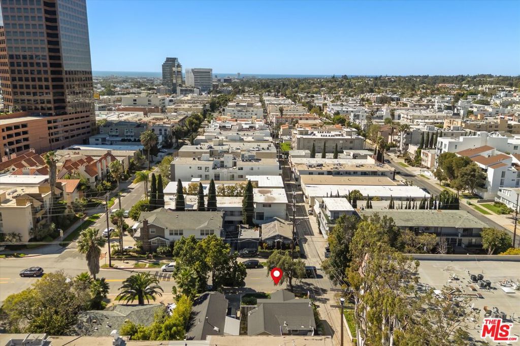 1116 S Barrington Avenue