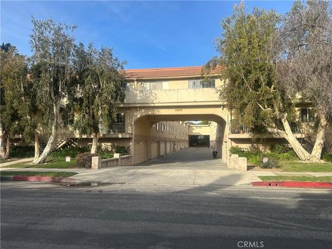 Photo of 10215 Variel Ave #11 Ave, Chatsworth, CA 91311 (MLS # SR26039667)
