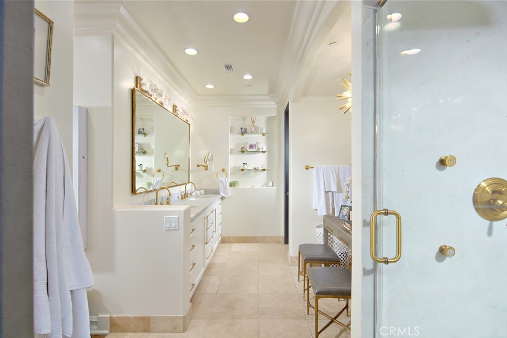 Emerald Bay (EB) - Residential Lease