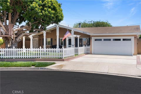 Photo of 9472 Karen CIR, Huntington Beach, CA 92646 (MLS # OC26156794)