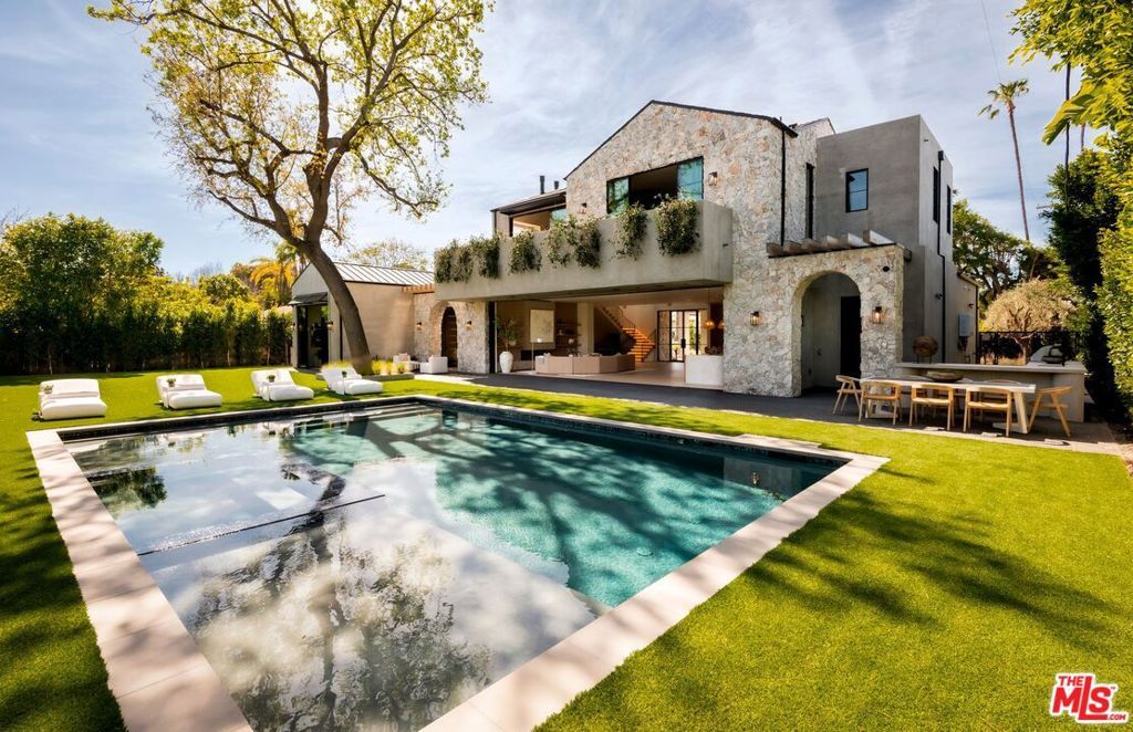 Photo of 5344 Oak Park Avenue, Encino, CA 91316 (MLS # 26660635)