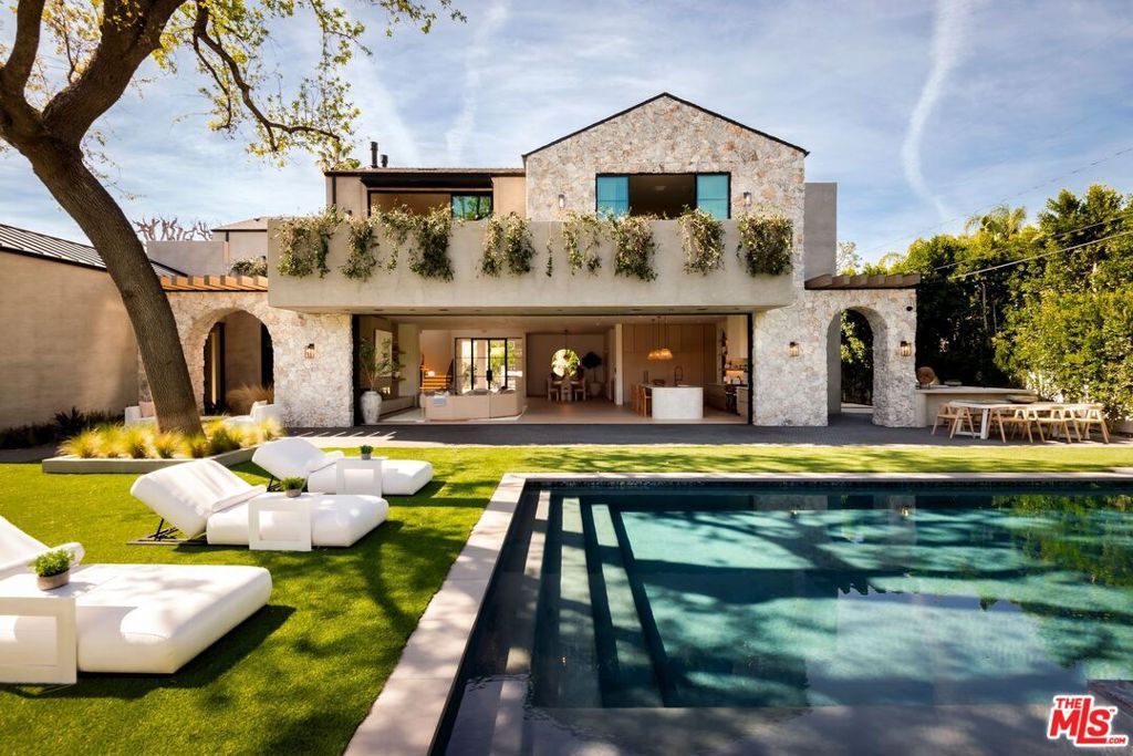 Photo of 5344 Oak Park Avenue, Encino, CA 91316 (MLS # 26660635)