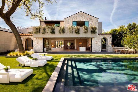 Photo of 5344 Oak Park Avenue, Encino, CA 91316 (MLS # 26660635)