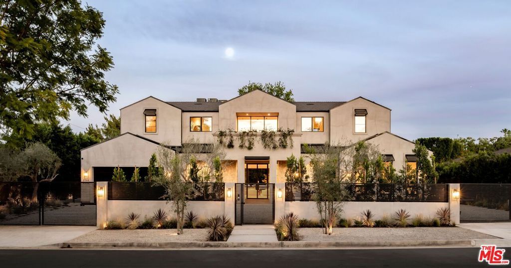 Photo of 5344 Oak Park Avenue, Encino, CA 91316 (MLS # 26660635)