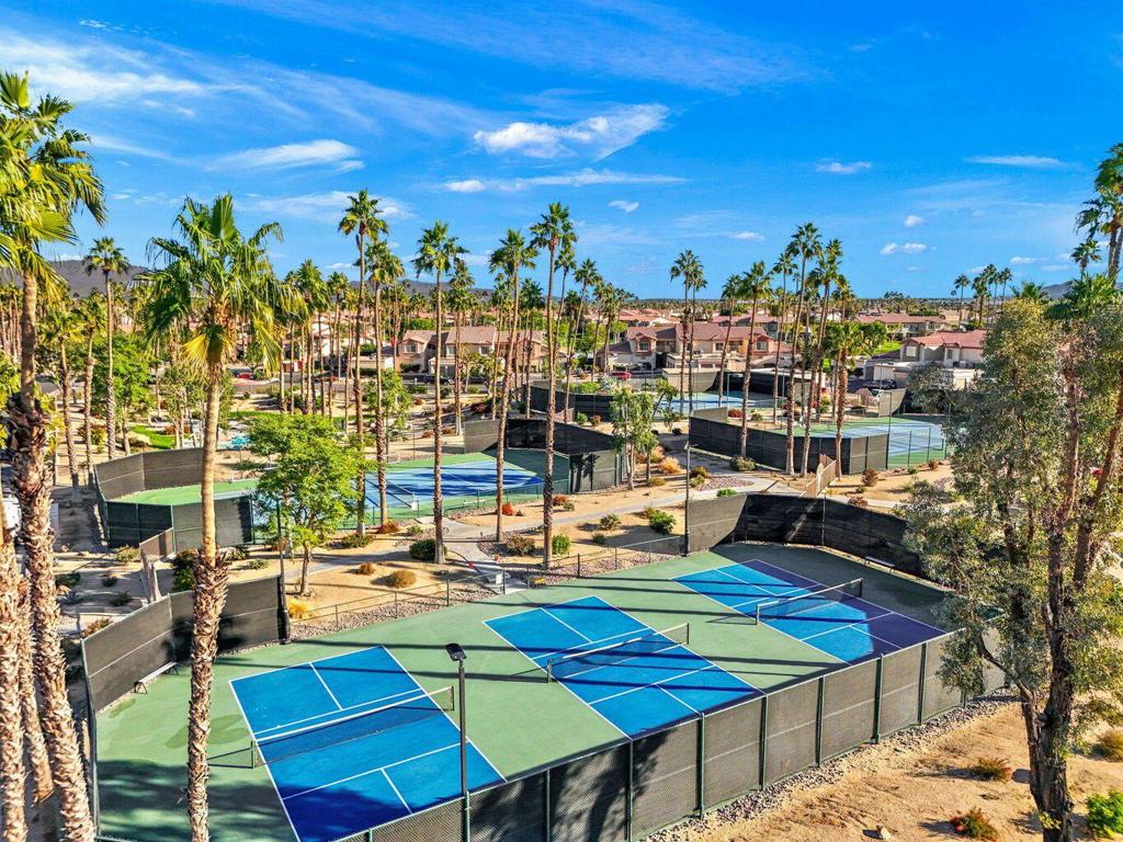 Palm Royale - Residential