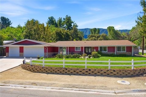 Photo of 15870 SILVER STAR Lane, Canyon Country, CA 91387 (MLS # SR26056311)
