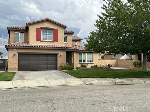 Photo of 43142 43142 Hampton Street, Lancaster, CA 93536 (MLS # SR25222404)