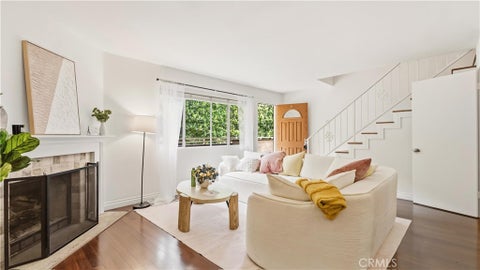 Photo of 432 S Oak Knoll Avenue #4, Pasadena, CA 91101 (MLS # WS26214456)