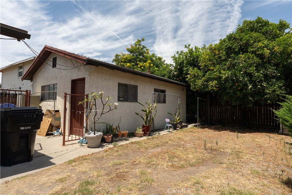 9418 E Duarte