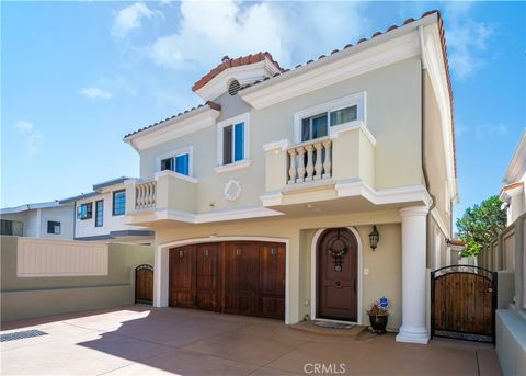 Tiny photo for 217 S Irena Avenue #B, Redondo Beach, CA 90277 (MLS # SB25227345)