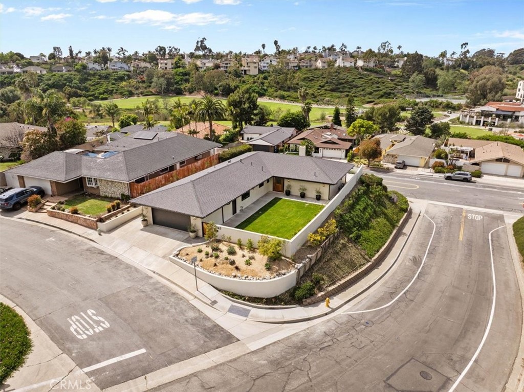 2943 Via San Jacinto