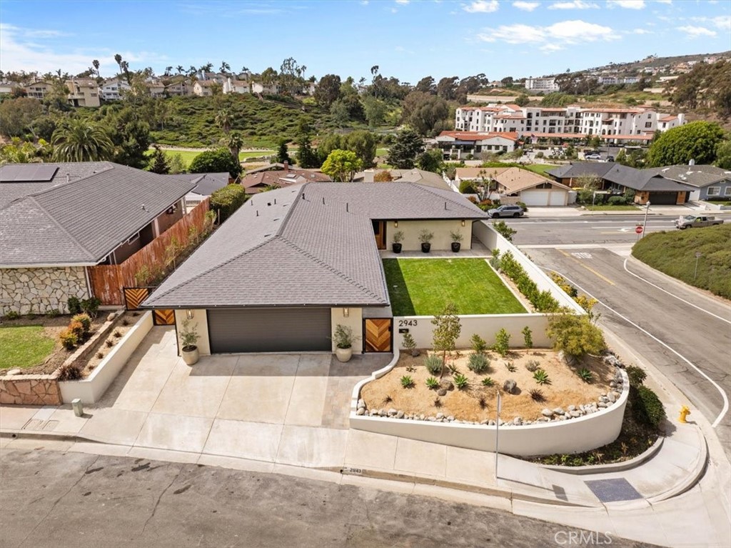 2943 Via San Jacinto