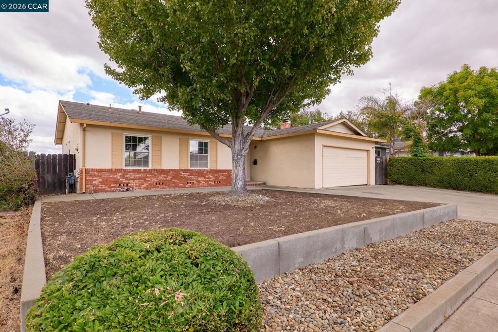 1321 Aster Dr
