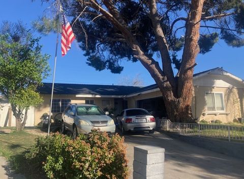 Photo of 13220 Tripoli Avenue, Sylmar, CA 91342 (MLS # SR26050100)