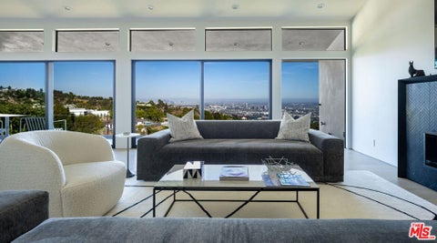 Photo of 9336 Lloydcrest Drive, Beverly Hills, CA 90210 (MLS # 26893459)