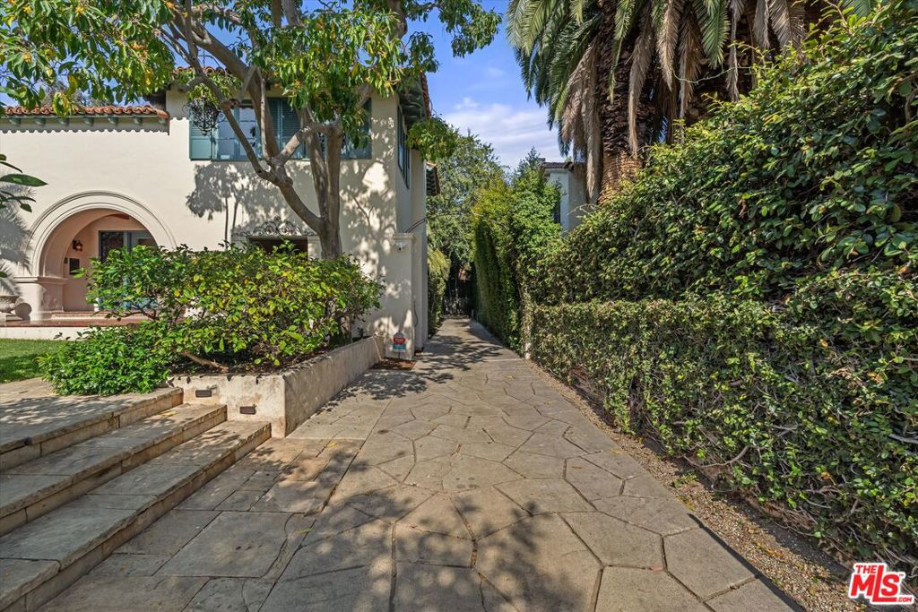 1836 Outpost Drive