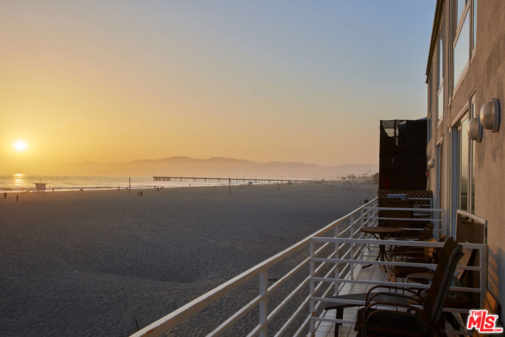 4403 OCEAN FRONT Walk 205