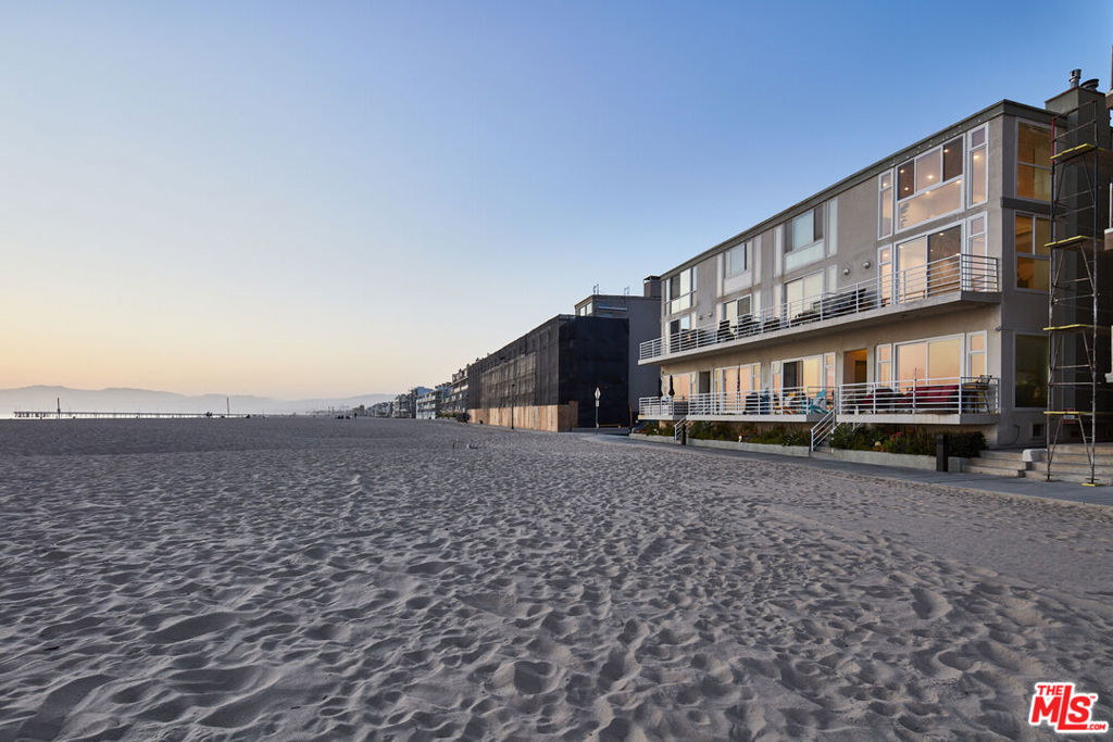 4403 OCEAN FRONT Walk 205