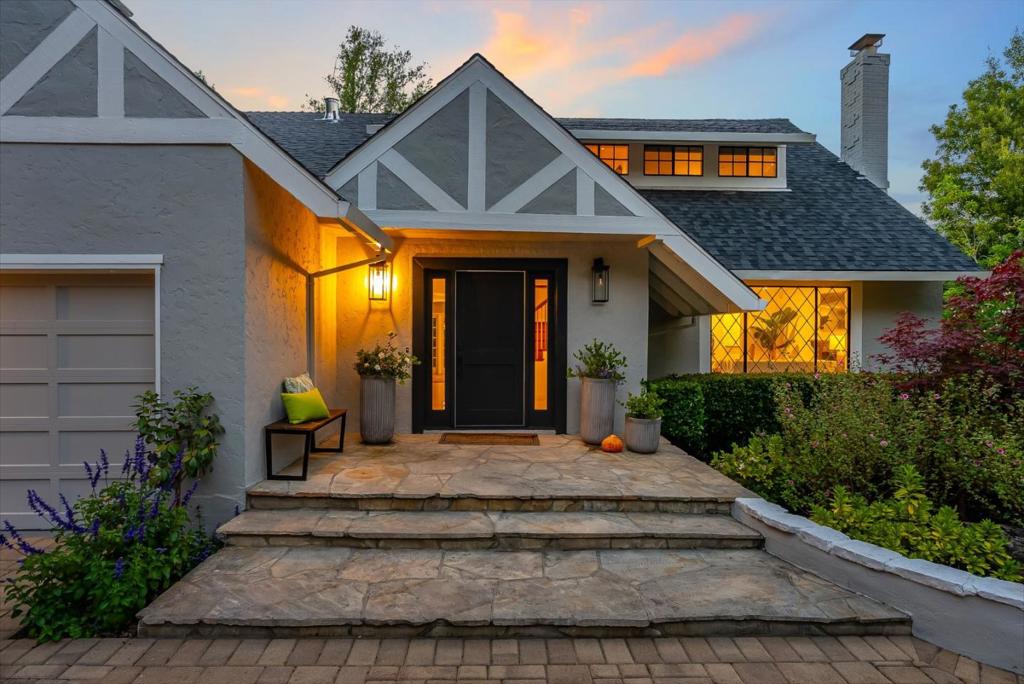 220 Robin Road