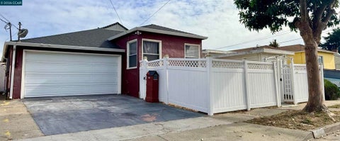 Photo of 542 26Th St St, Richmond, CA 94804 (MLS # 41152676)