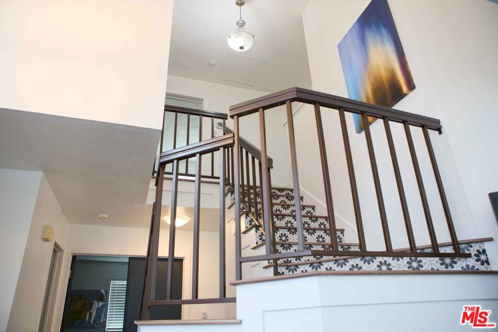 31903 Vineyard Avenue