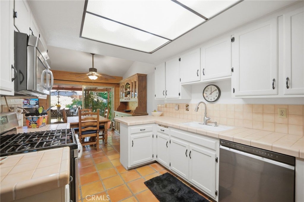 31092 Calle Santa Rosalia, San Juan Capistrano CA 92675 - Photo 8