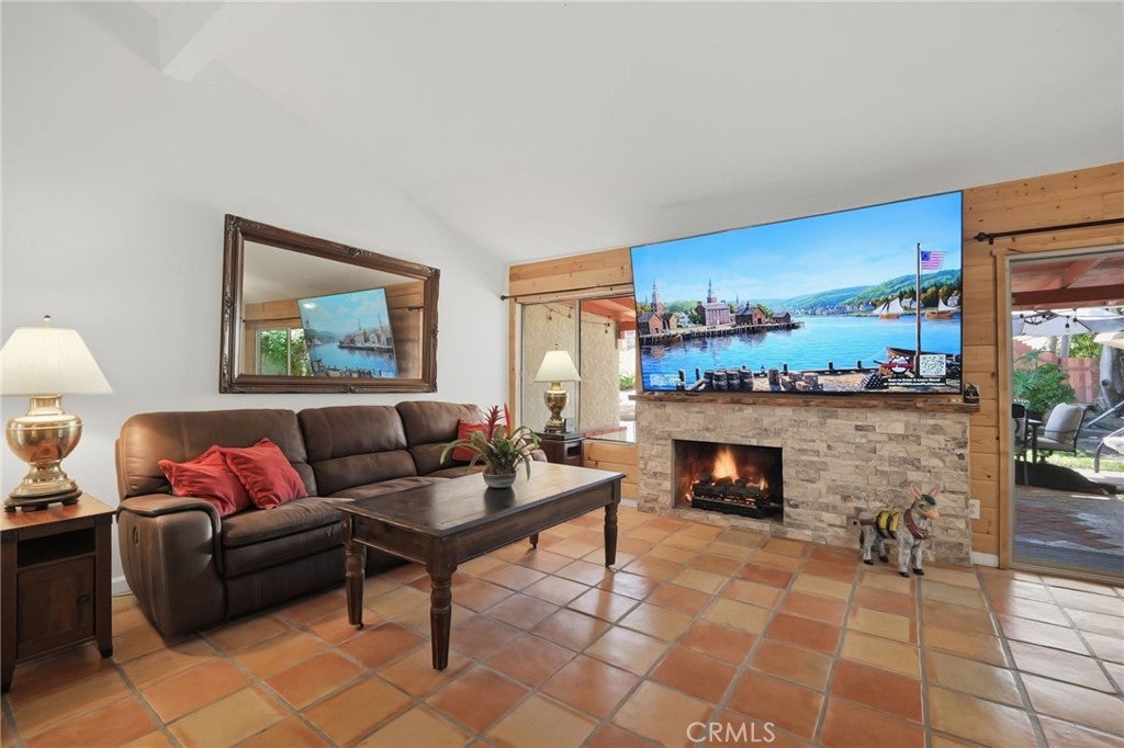 31092 Calle Santa Rosalia