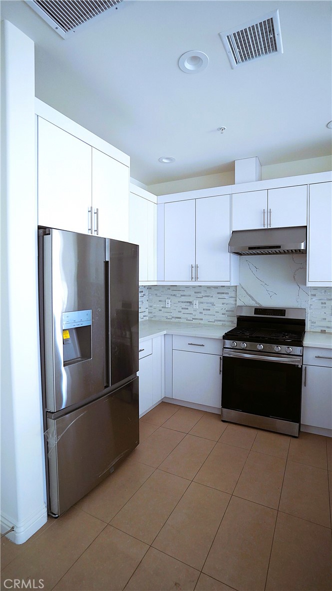 1598 Long Beach 407