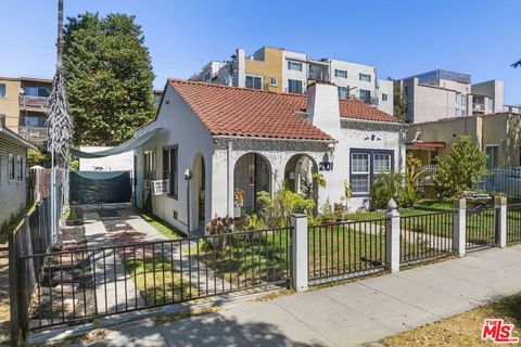Photo of 2101 Yosemite Drive, Los Angeles, CA 90041 (MLS # 25603395) Photo of 2101 Yosemite Drive, Los Angeles, CA 90041 (MLS # 25603395)
