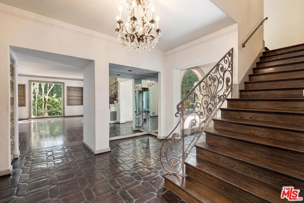 Photo of 1017 Chevy Chase Drive, Beverly Hills, CA 90210 (MLS # 25615769)