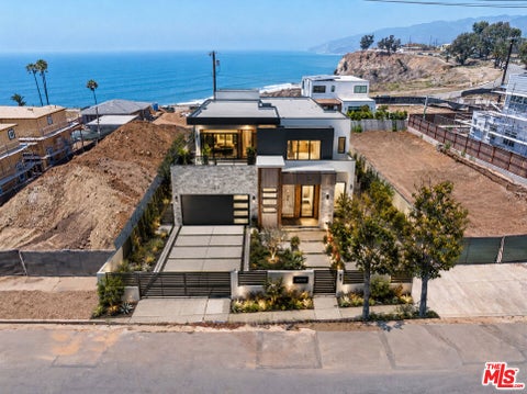 Photo of 15234 Friends Street, Los Angeles, CA 90272 (MLS # 26870601)