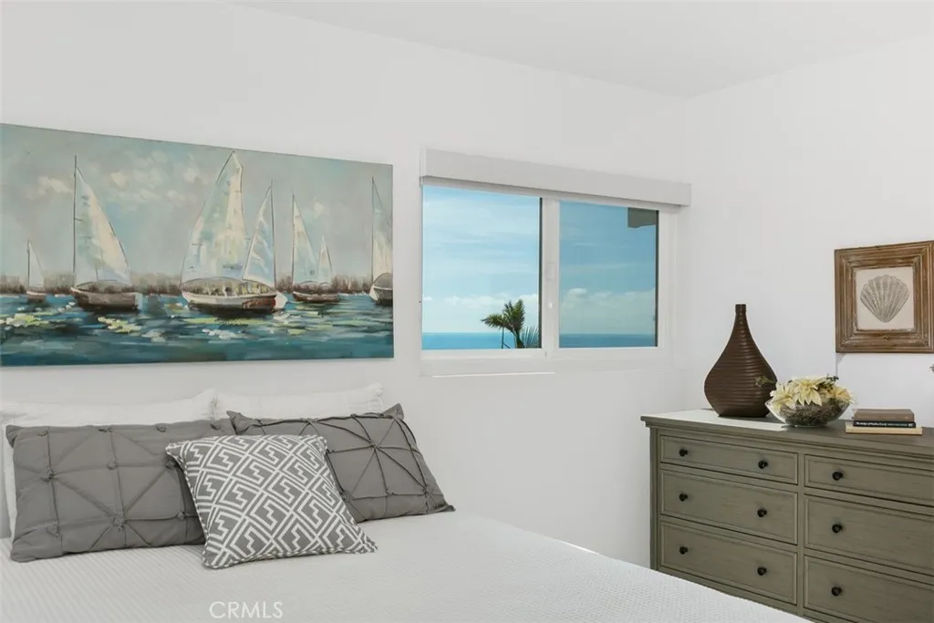 Laguna Beach, California 92651, United States, 3 Bedrooms Bedrooms, ,2 BathroomsBathrooms,Residential,Active,112463