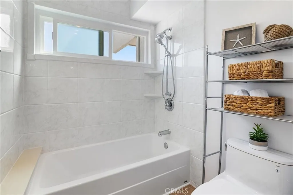 Laguna Beach, California 92651, United States, 3 Bedrooms Bedrooms, ,2 BathroomsBathrooms,Residential,Active,112463