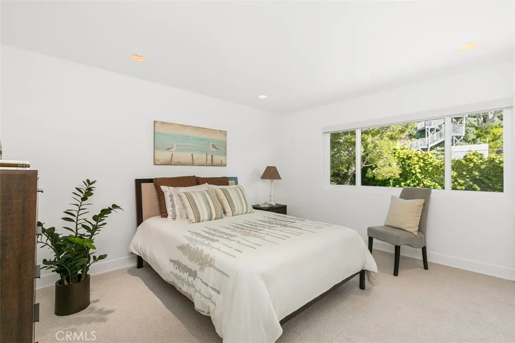 Laguna Beach, California 92651, United States, 3 Bedrooms Bedrooms, ,2 BathroomsBathrooms,Residential,Active,112463