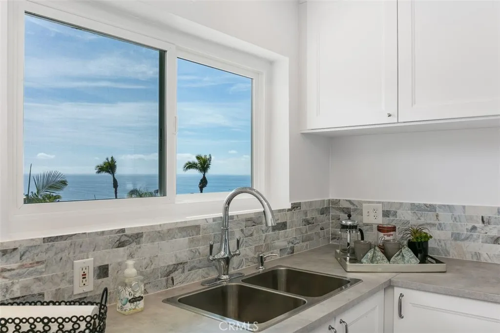 Laguna Beach, California 92651, United States, 3 Bedrooms Bedrooms, ,2 BathroomsBathrooms,Residential,Active,112463