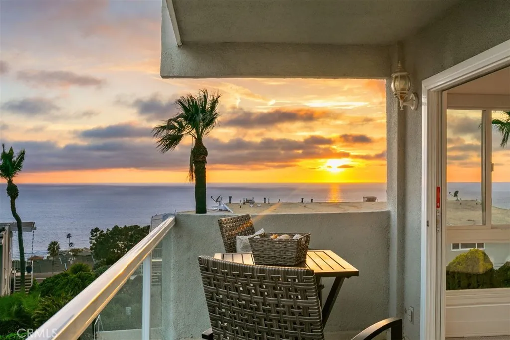 Laguna Beach, California 92651, United States, 3 Bedrooms Bedrooms, ,2 BathroomsBathrooms,Residential,Active,112463