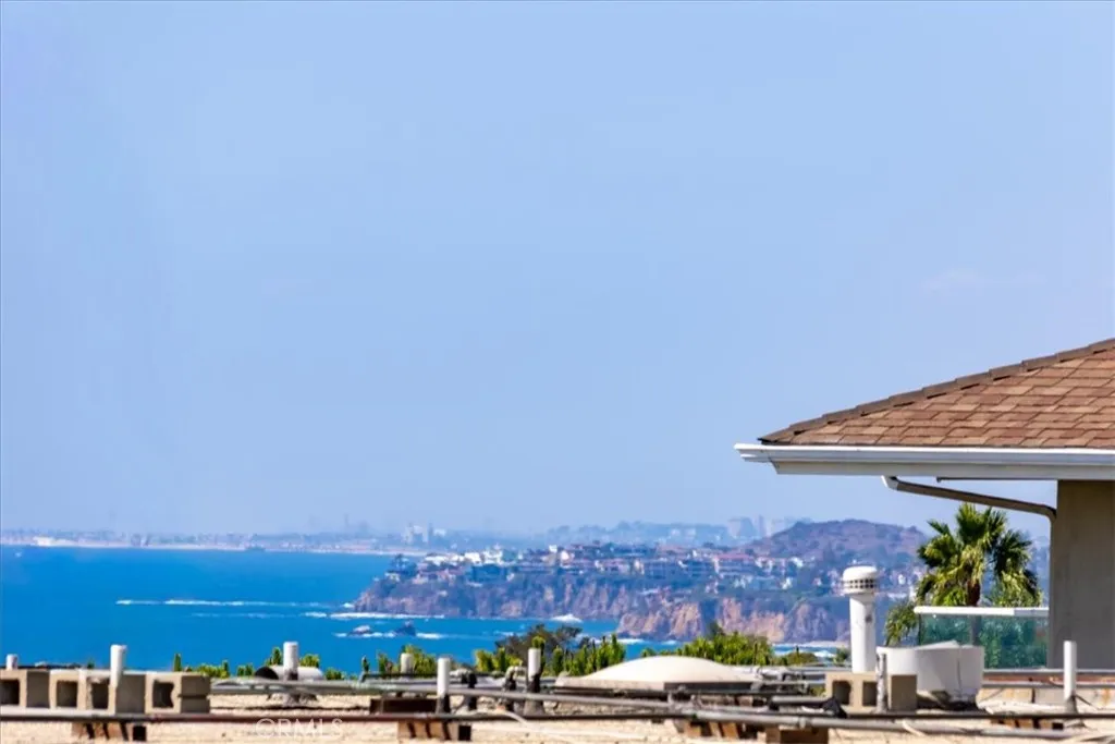 Laguna Beach, California 92651, United States, 3 Bedrooms Bedrooms, ,2 BathroomsBathrooms,Residential,Active,112463